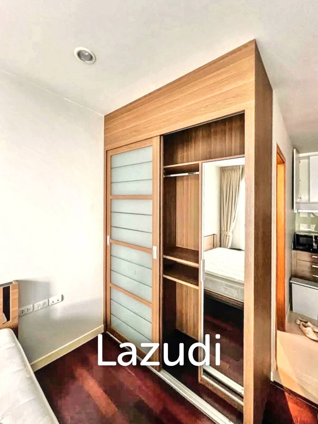 1 Bed 1 Bath  28 SQ.M Circle Condominium