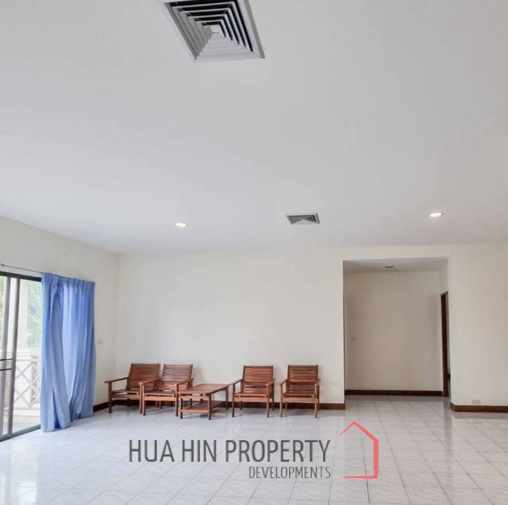 PALM HILLS CONDO  : 2 bed on Golf course