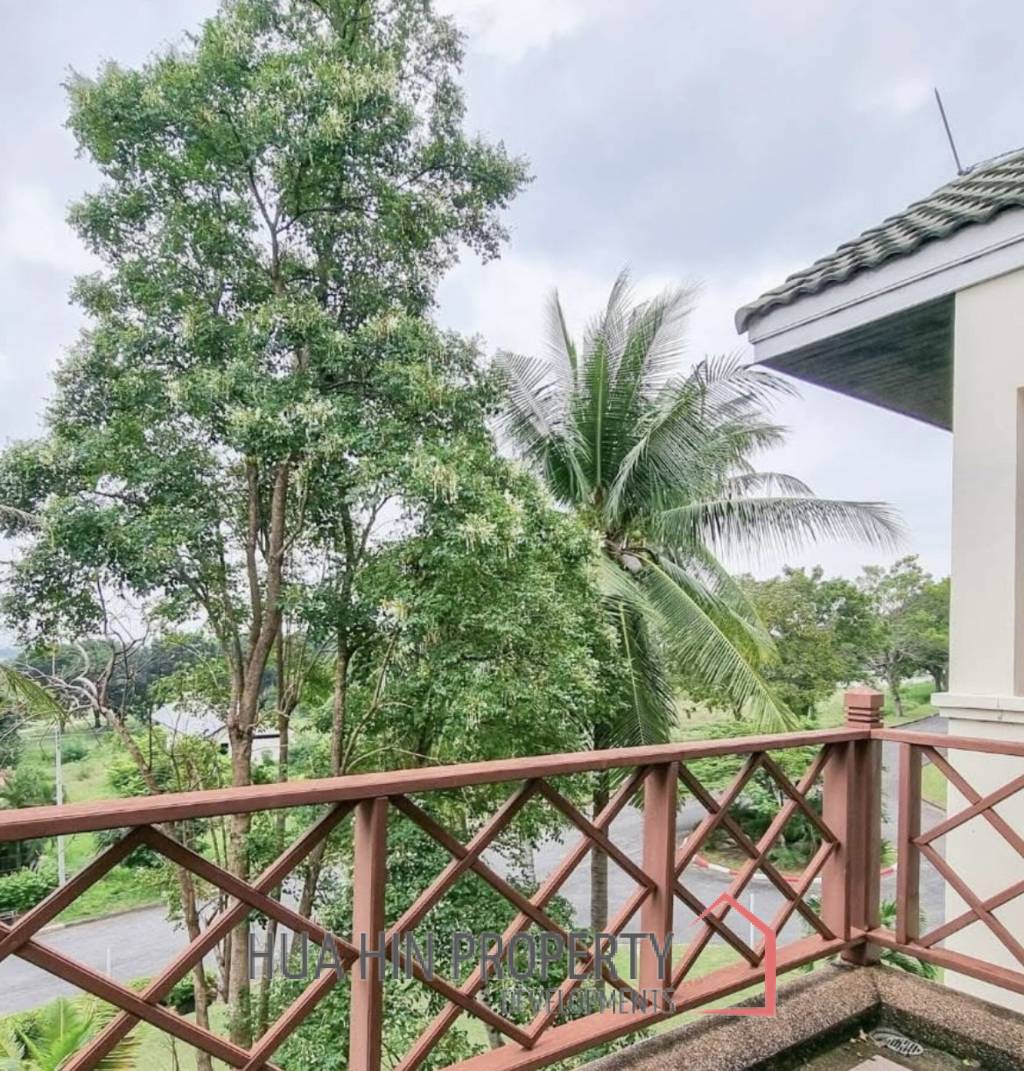 PALM HILLS CONDO  : 2 bed on Golf course