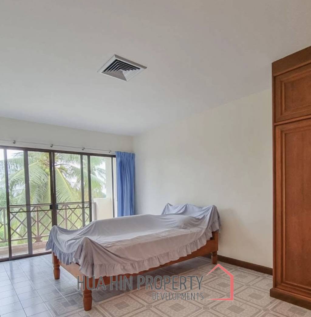PALM HILLS CONDO  : 2 bed on Golf course