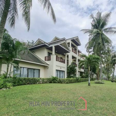 PALM HILLS CONDO  : 2 bed on Golf course