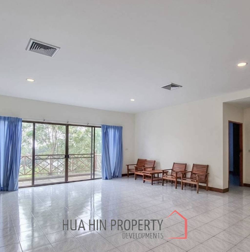 PALM HILLS CONDO  : 2 bed on Golf course