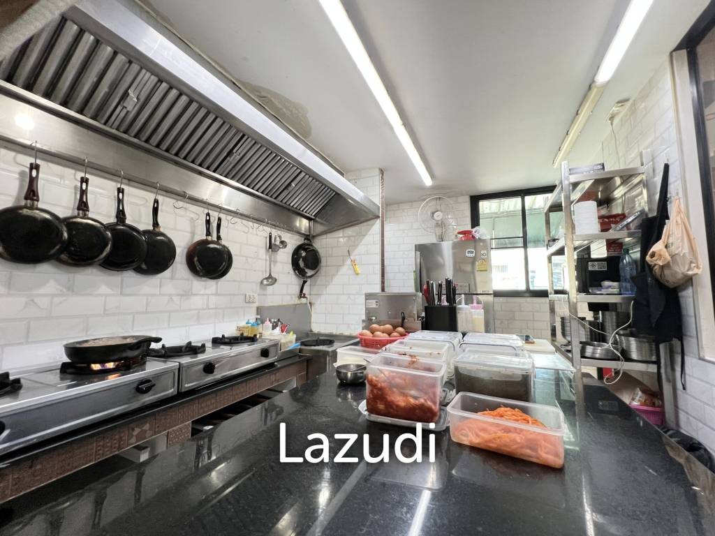 Sell out Korean style restaurant in city center