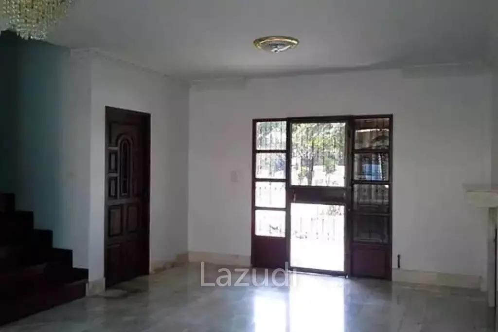 3 Bedrooms House For Sale with 1 Rai of Land near to Airport