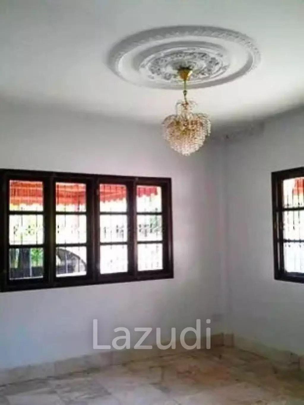 3 Bedrooms House For Sale with 1 Rai of Land near to Airport