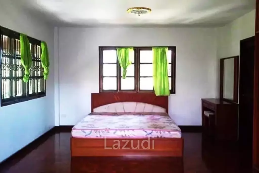 3 Bedrooms House For Sale with 1 Rai of Land near to Airport