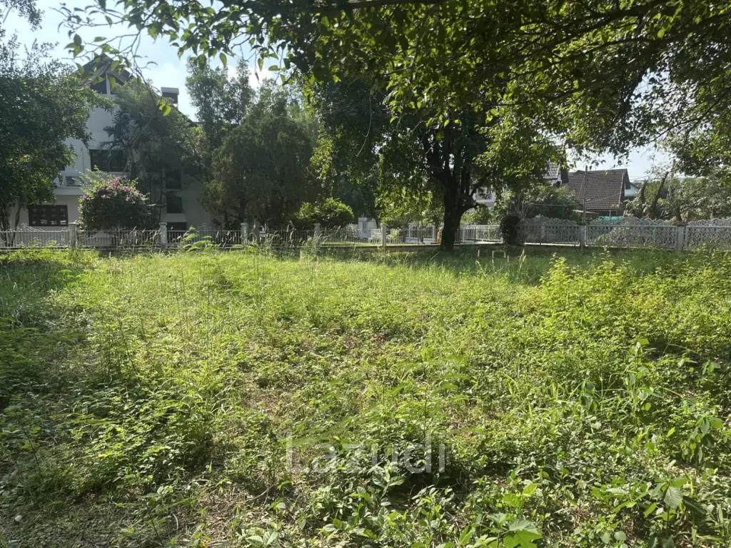 3 Bedrooms House For Sale with 1 Rai of Land near to Airport