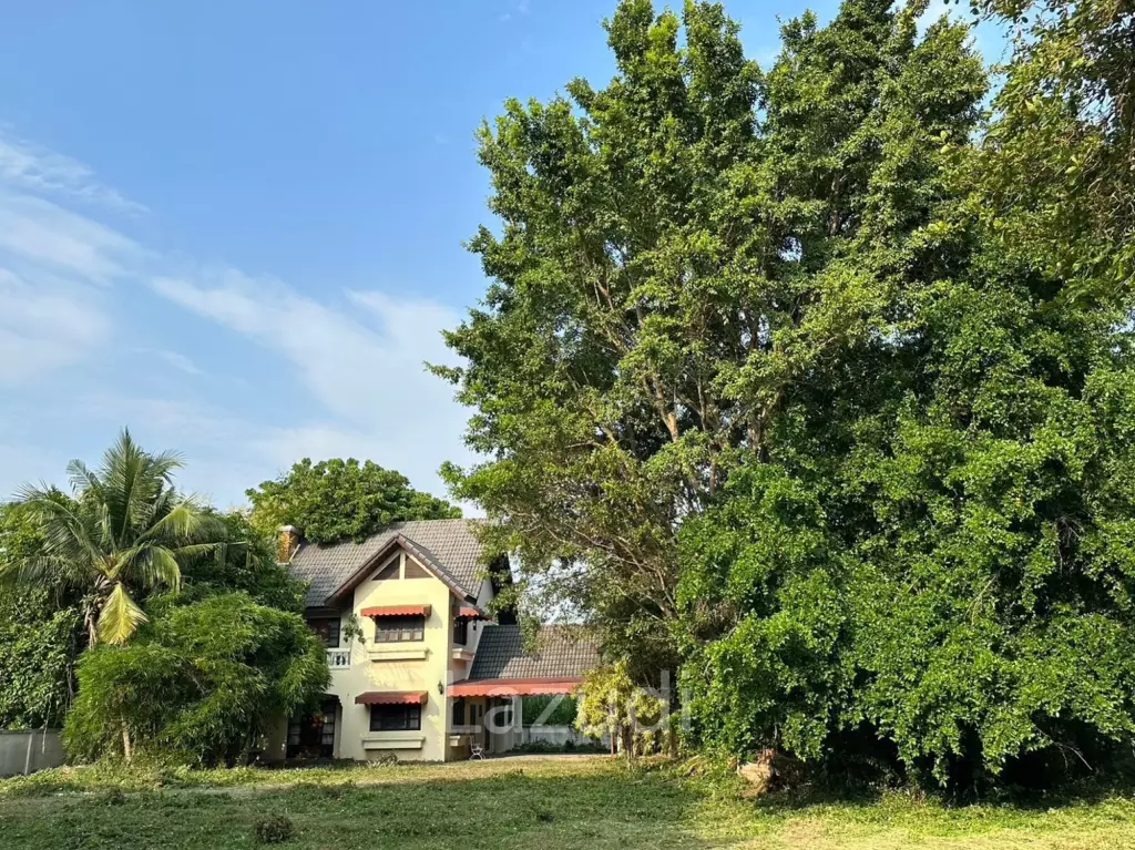 3 Bedrooms House For Sale with 1 Rai of Land near to Airport