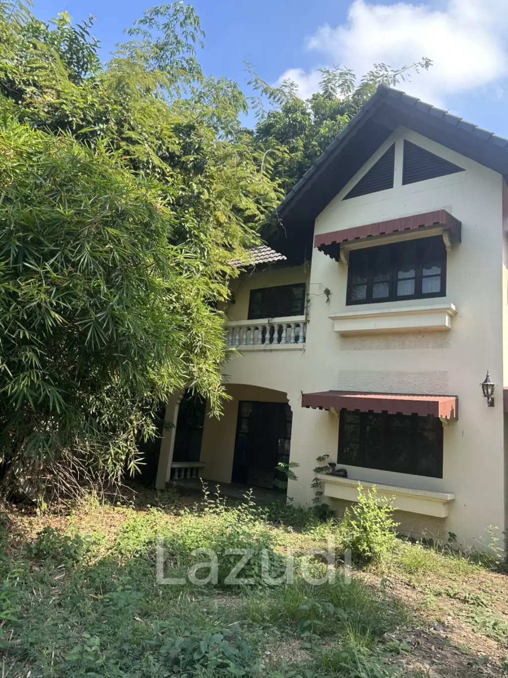 3 Bedrooms House For Sale with 1 Rai of Land near to Airport