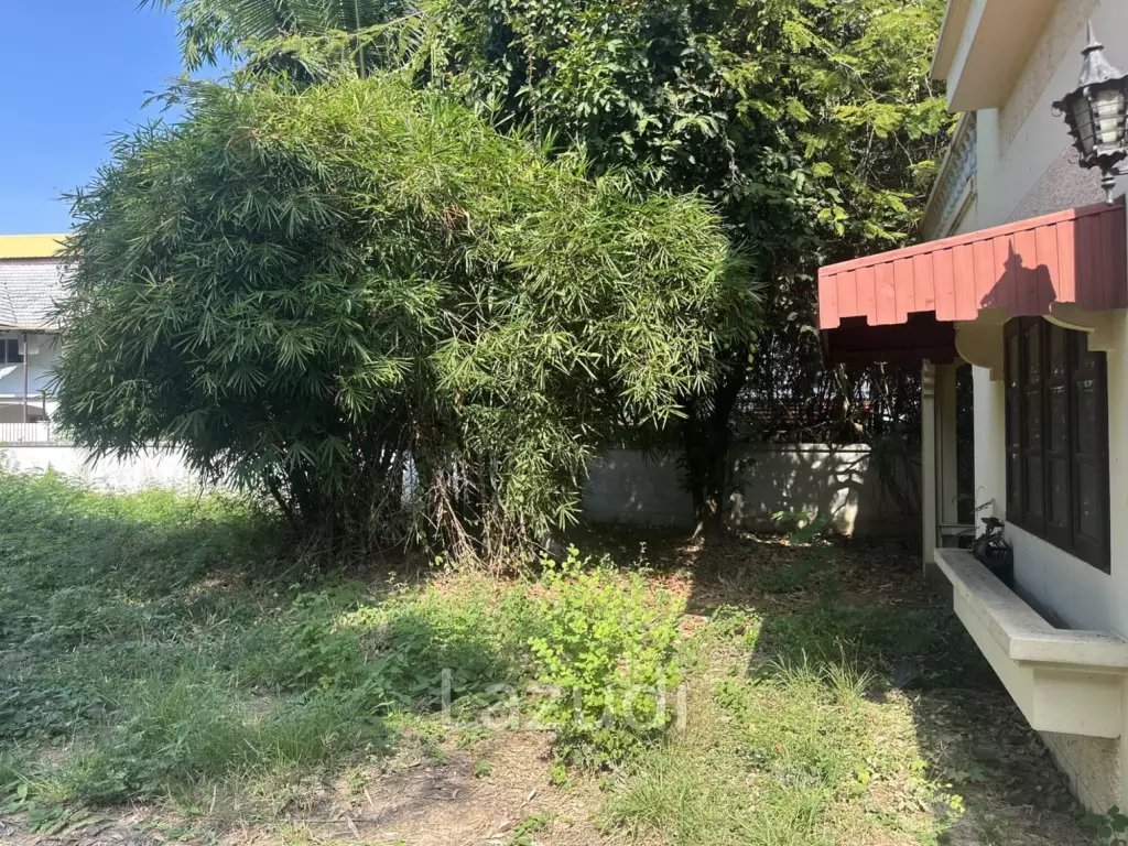 3 Bedrooms House For Sale with 1 Rai of Land near to Airport