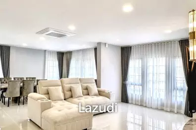 4 Bed 5 Bath 303 SQ.M Centro Bangna 2