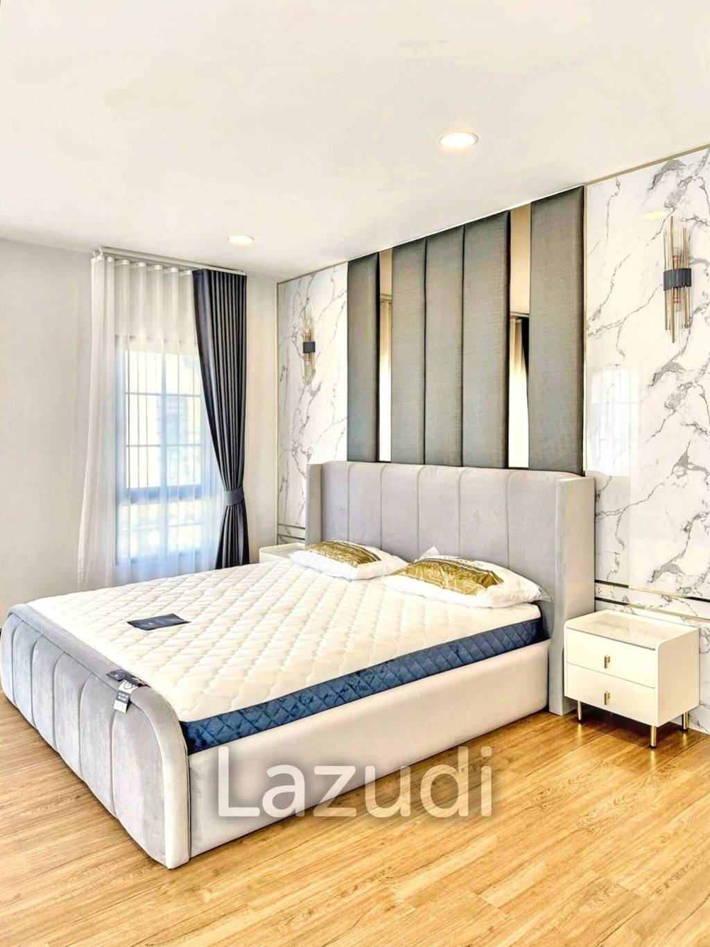 4 Bed 5 Bath 303 SQ.M Centro Bangna 2