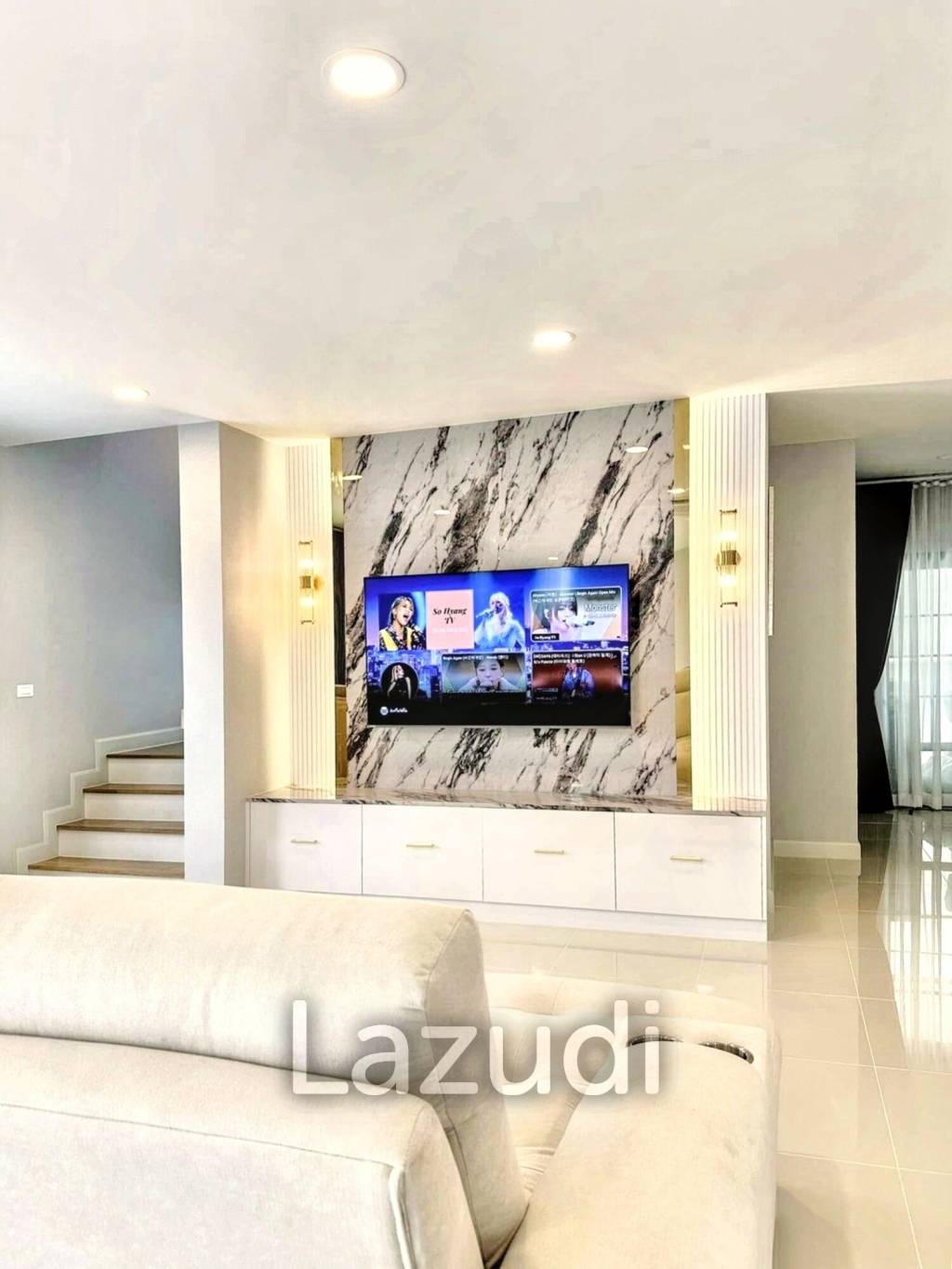 4 Bed 5 Bath 303 SQ.M Centro Bangna 2