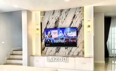 4 Bed 5 Bath 303 SQ.M Centro Bangna 2