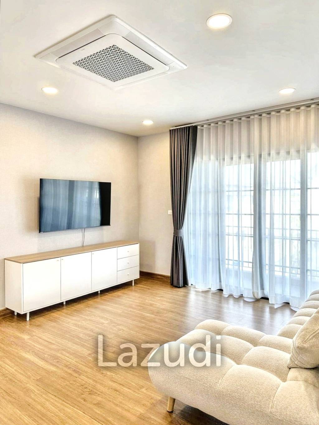 4 Bed 5 Bath 303 SQ.M Centro Bangna 2