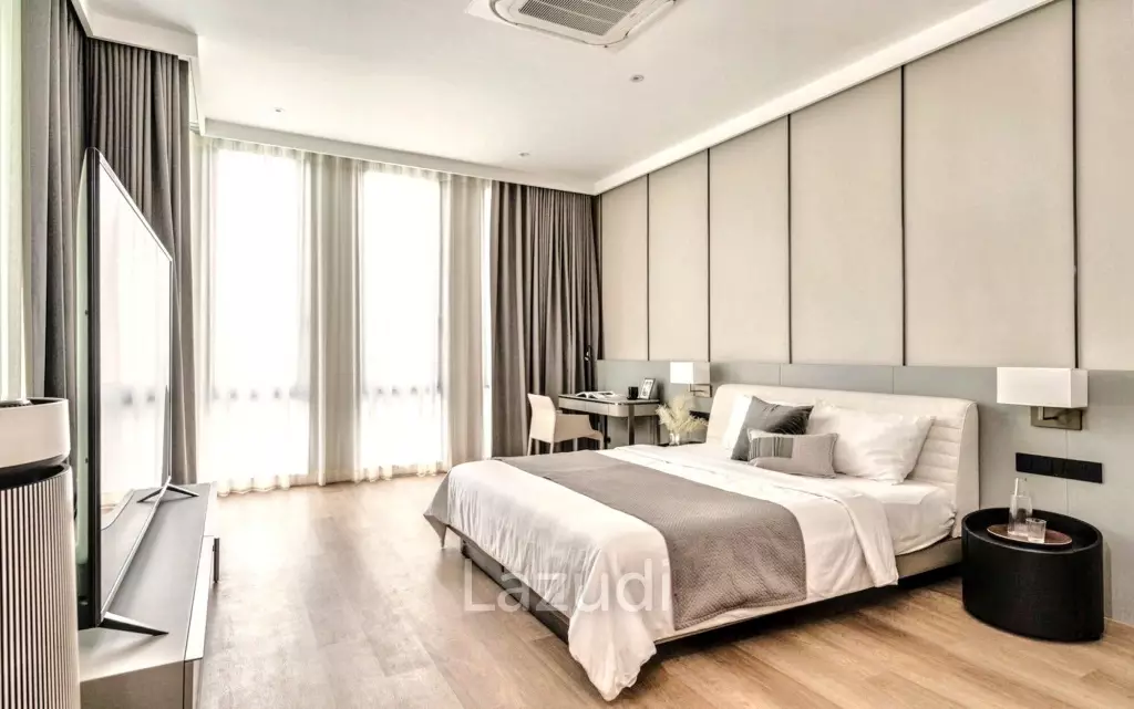 5 Bed 7 Bath 698 SQ.M Bugaan Pattanakarn