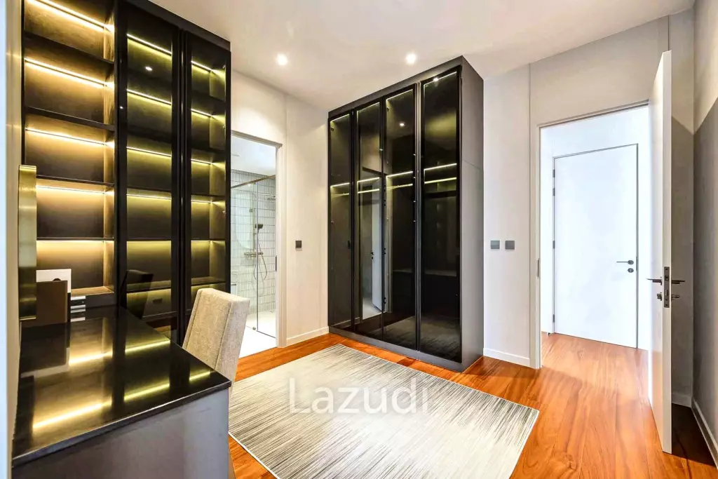 5 Bed 7 Bath 698 SQ.M Bugaan Pattanakarn