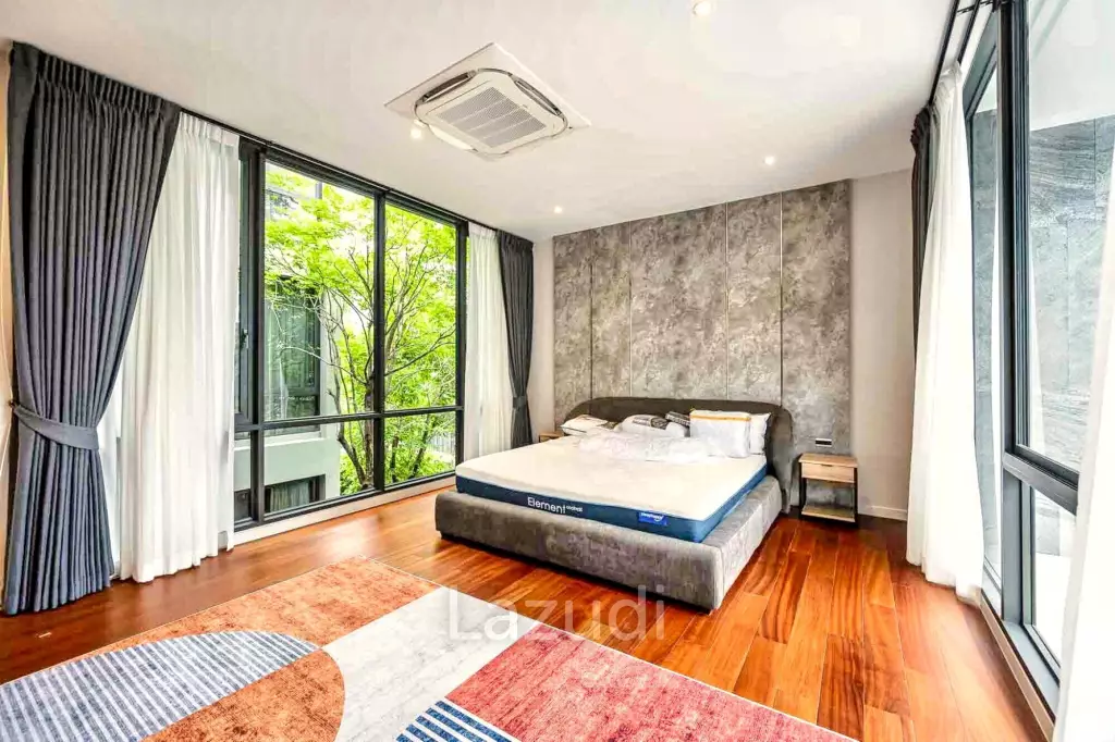 5 Bed 7 Bath 698 SQ.M Bugaan Pattanakarn