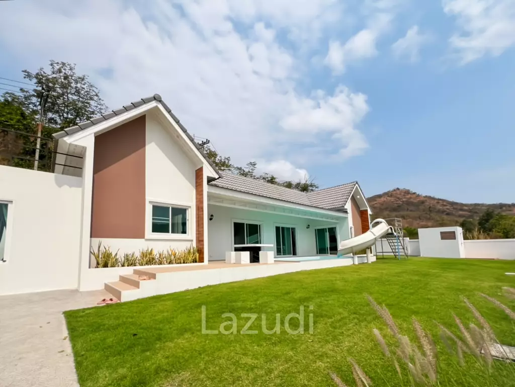 Modern 3.5 Bedroom Pool Villa in Hua Hin with Scenic Mountain View For Sale/Rent