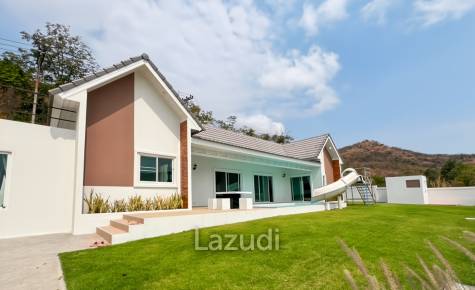 Modern 3.5 Bedroom Pool Villa in Hua Hin with Scenic Mountain View For Sale/Rent