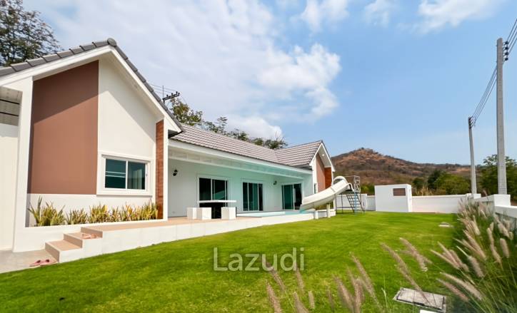 Modern 3.5 Bedroom Pool Villa in Hua Hin with Scenic Mountain View For Sale/Rent