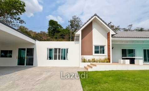 Modern 3.5 Bedroom Pool Villa in Hua Hin with Scenic Mountain View For Sale/Rent