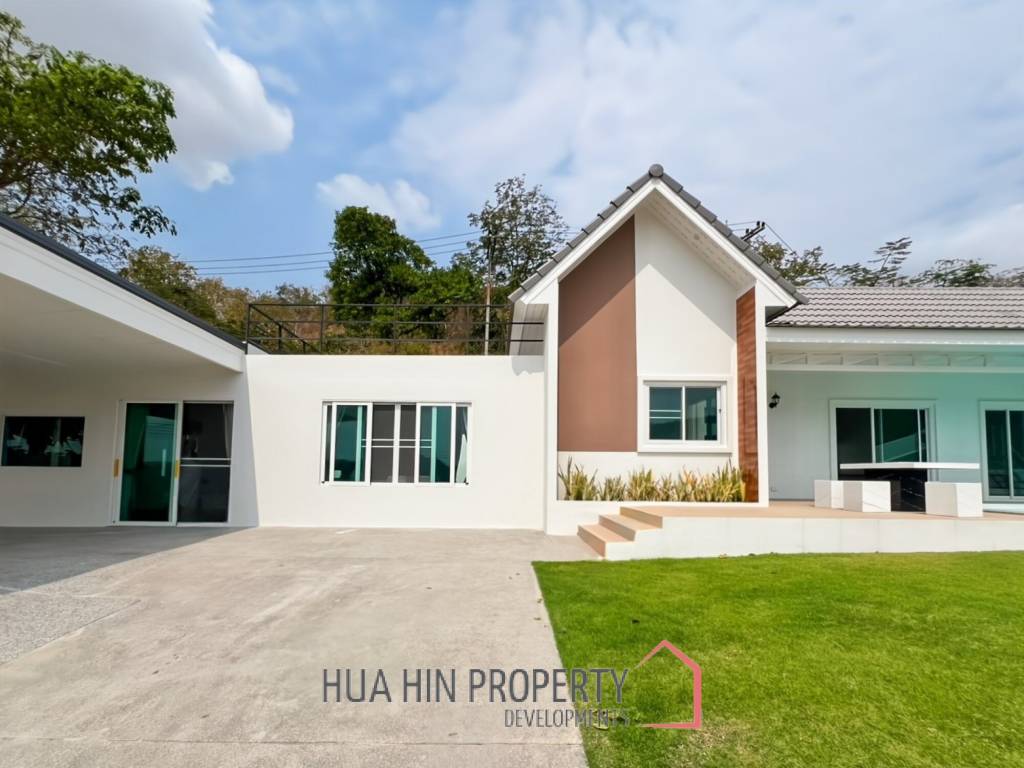 Modern 3.5 Bedroom Pool Villa in Hua Hin with Scenic Mountain View For Sale/Rent