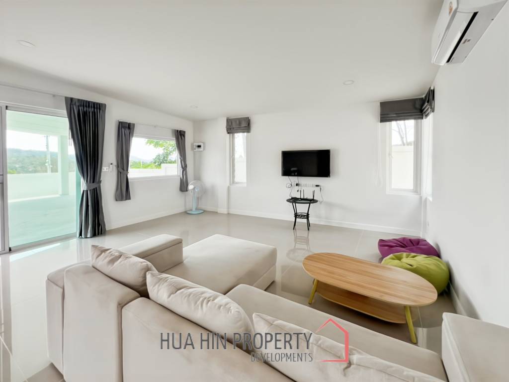 Modern 3.5 Bedroom Pool Villa in Hua Hin with Scenic Mountain View For Sale/Rent
