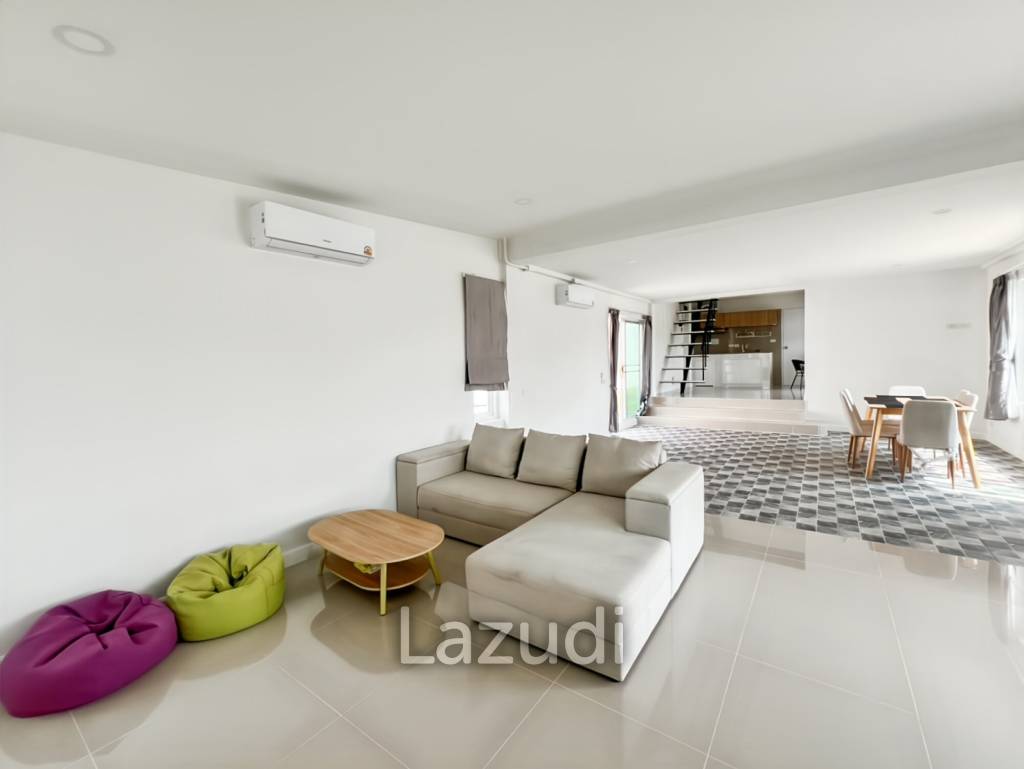 Modern 3.5 Bedroom Pool Villa in Hua Hin with Scenic Mountain View For Sale/Rent