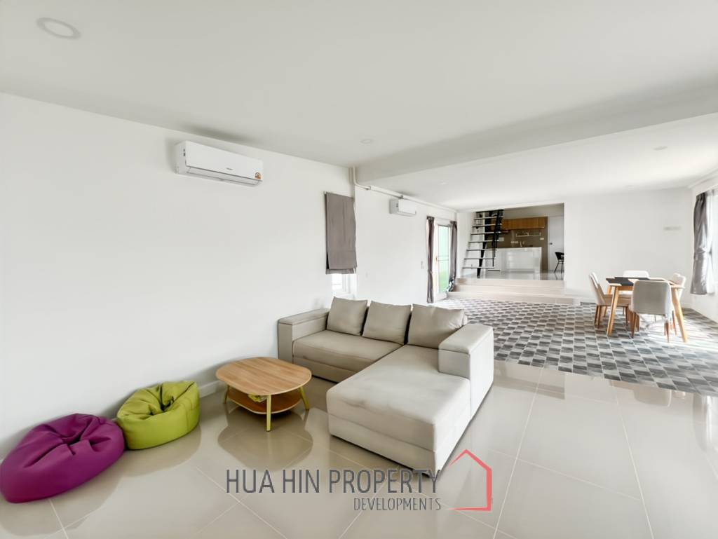 Modern 3.5 Bedroom Pool Villa in Hua Hin with Scenic Mountain View For Sale/Rent