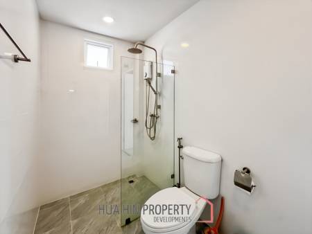 Modern 3.5 Bedroom Pool Villa in Hua Hin with Scenic Mountain View For Sale/Rent