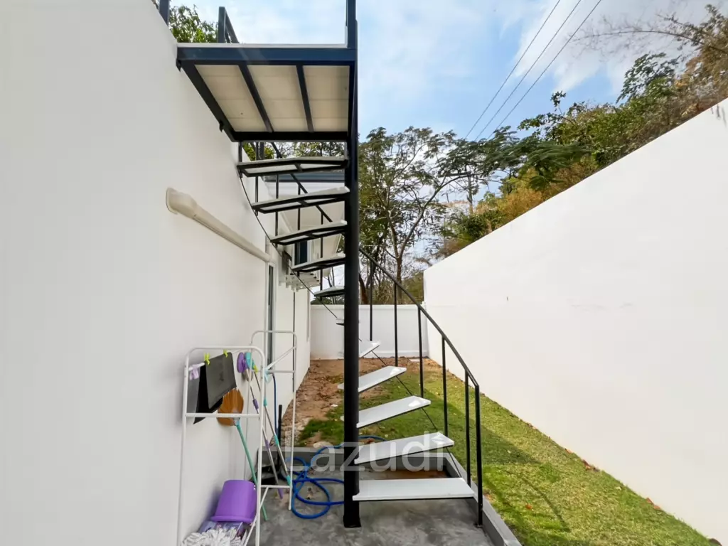 Modern 3.5 Bedroom Pool Villa in Hua Hin with Scenic Mountain View For Sale/Rent