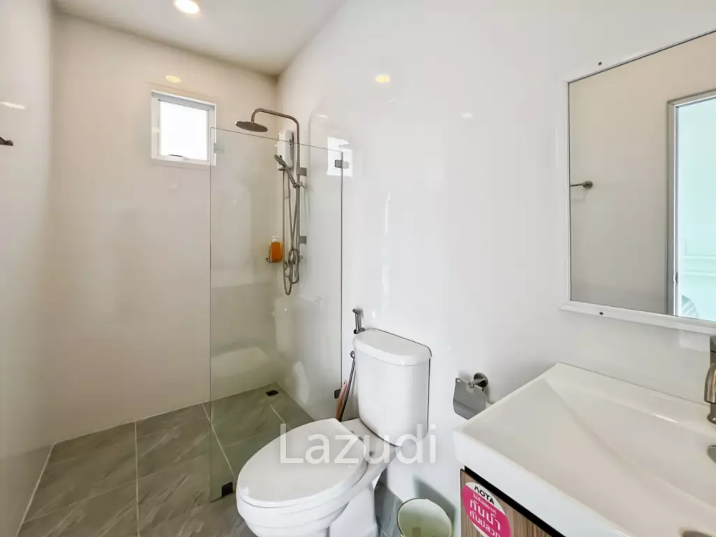 Modern 3.5 Bedroom Pool Villa in Hua Hin with Scenic Mountain View For Sale/Rent