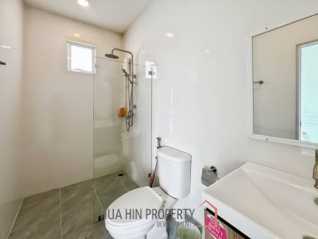 Modern 3.5 Bedroom Pool Villa in Hua Hin with Scenic Mountain View For Sale/Rent