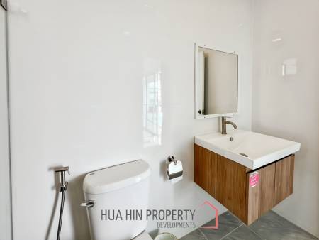Modern 3.5 Bedroom Pool Villa in Hua Hin with Scenic Mountain View For Sale/Rent
