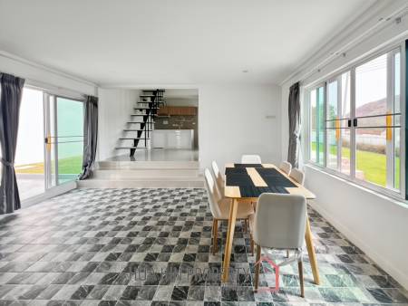 Modern 3.5 Bedroom Pool Villa in Hua Hin with Scenic Mountain View For Sale/Rent