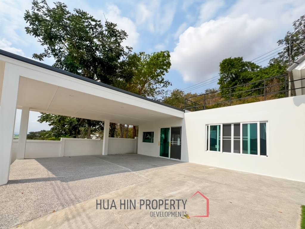Modern 3.5 Bedroom Pool Villa in Hua Hin with Scenic Mountain View For Sale/Rent
