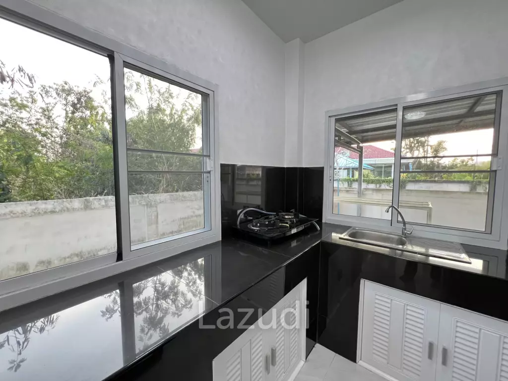 2 Bedrooms Detached House For Rent Not Far The City