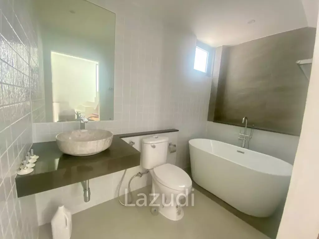 2-Bedroom Villa Near Fisherman’s Village