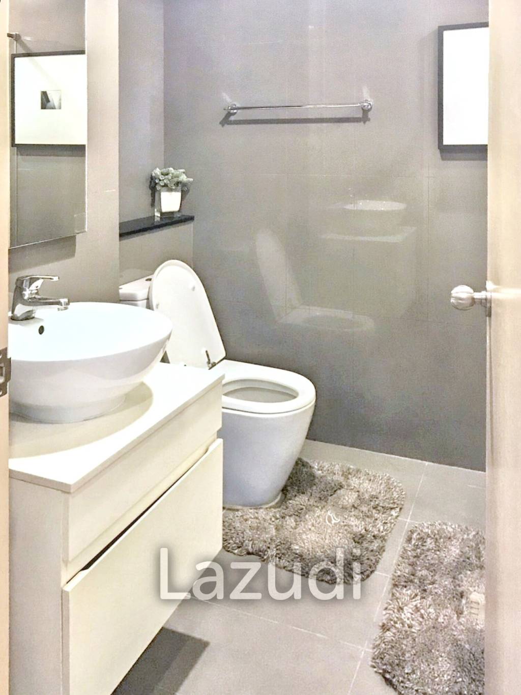 2 Bedrooms 2 Bathrooms 82 SQ.M Siri On 8