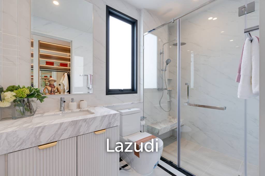 Ultra Luxury 5-Bed Home in Bang Kaeo Samut Prakan