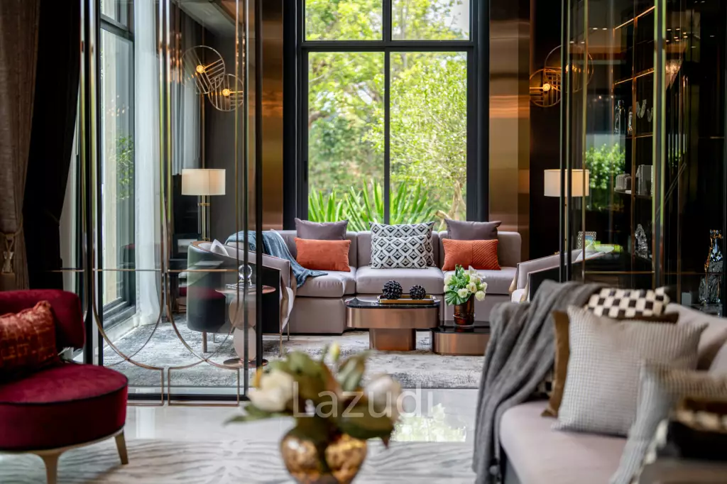 Ultra Luxury 5-Bed Home in Bang Kaeo Samut Prakan