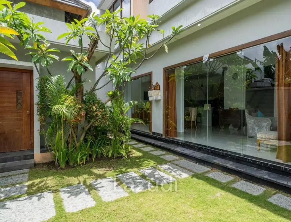 Modern 3-Bedroom Freehold Villa for Sale in Seminyak – Prime Location