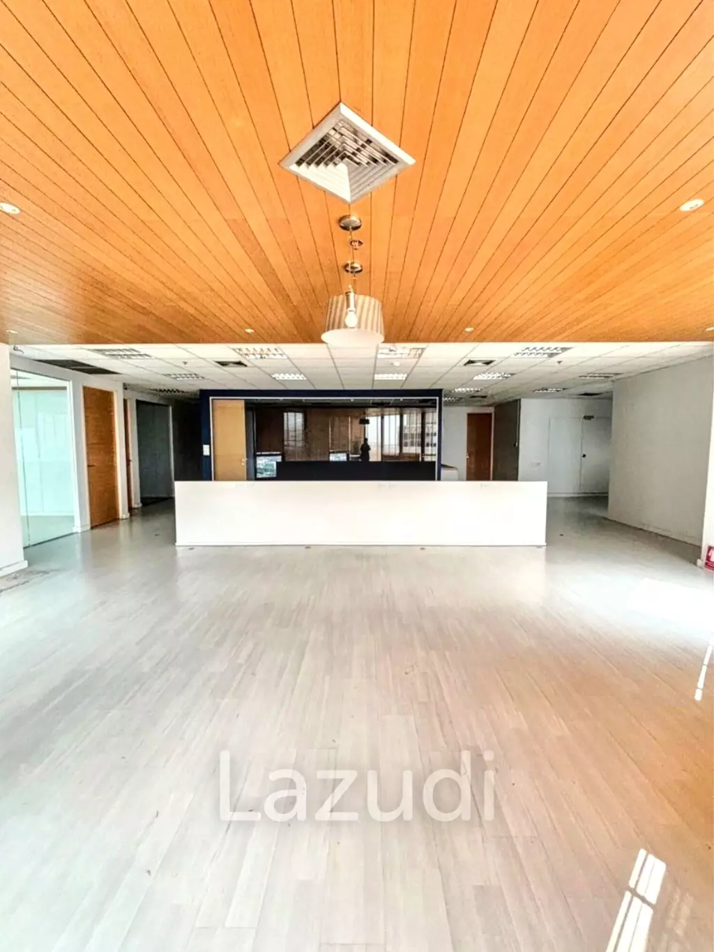 Office 186 SQ.M @Central City Tower Bang NA