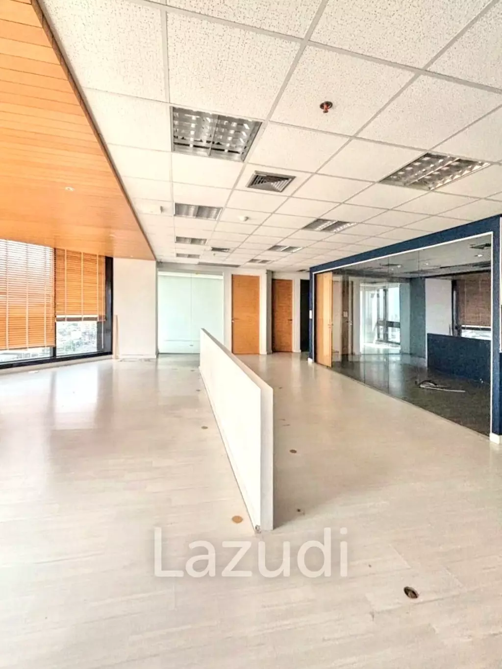 Office 186 SQ.M @Central City Tower Bang NA