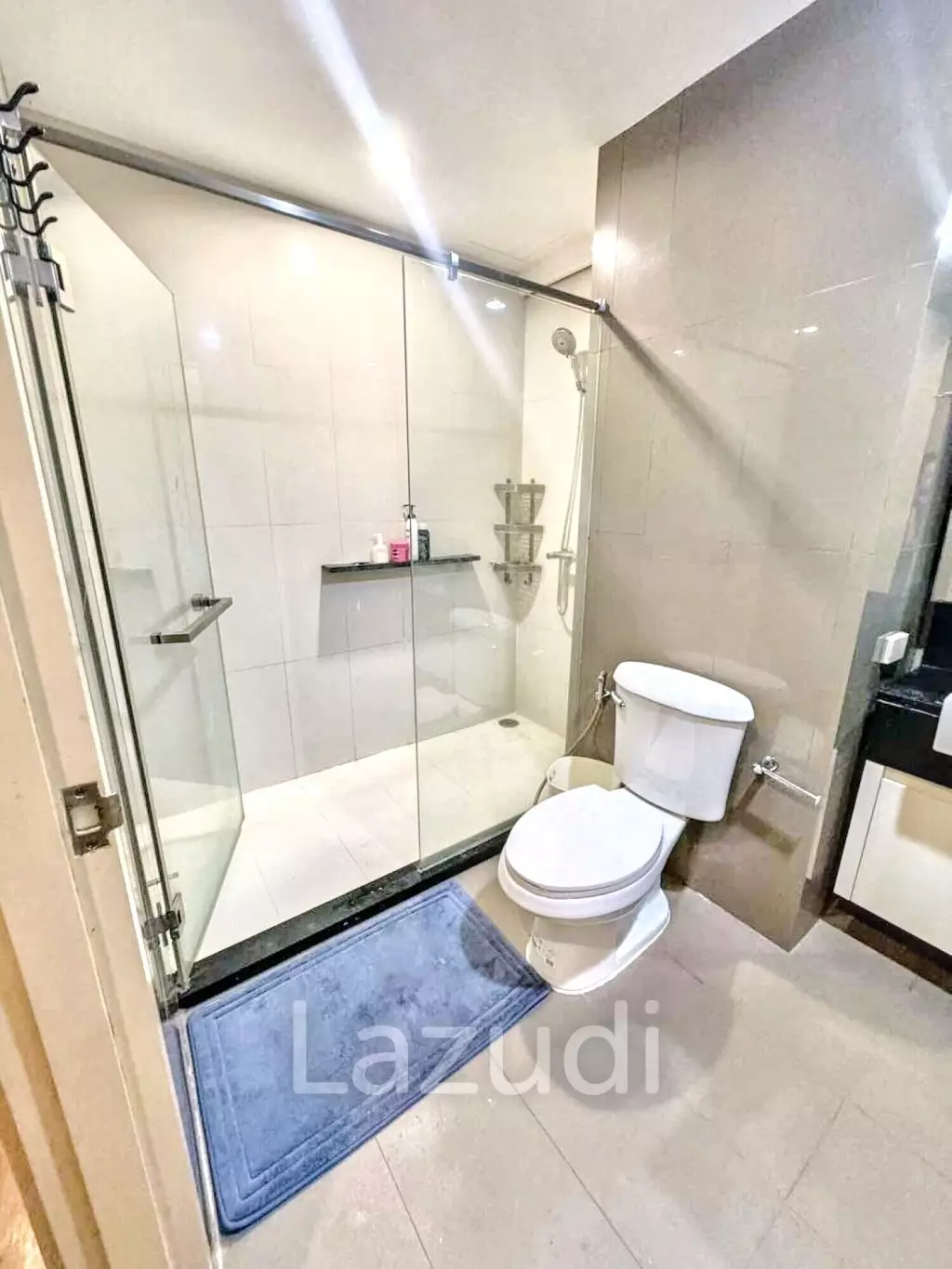 2 Bedrooms 2 Bathrooms 80 SQ.M Siri On 8