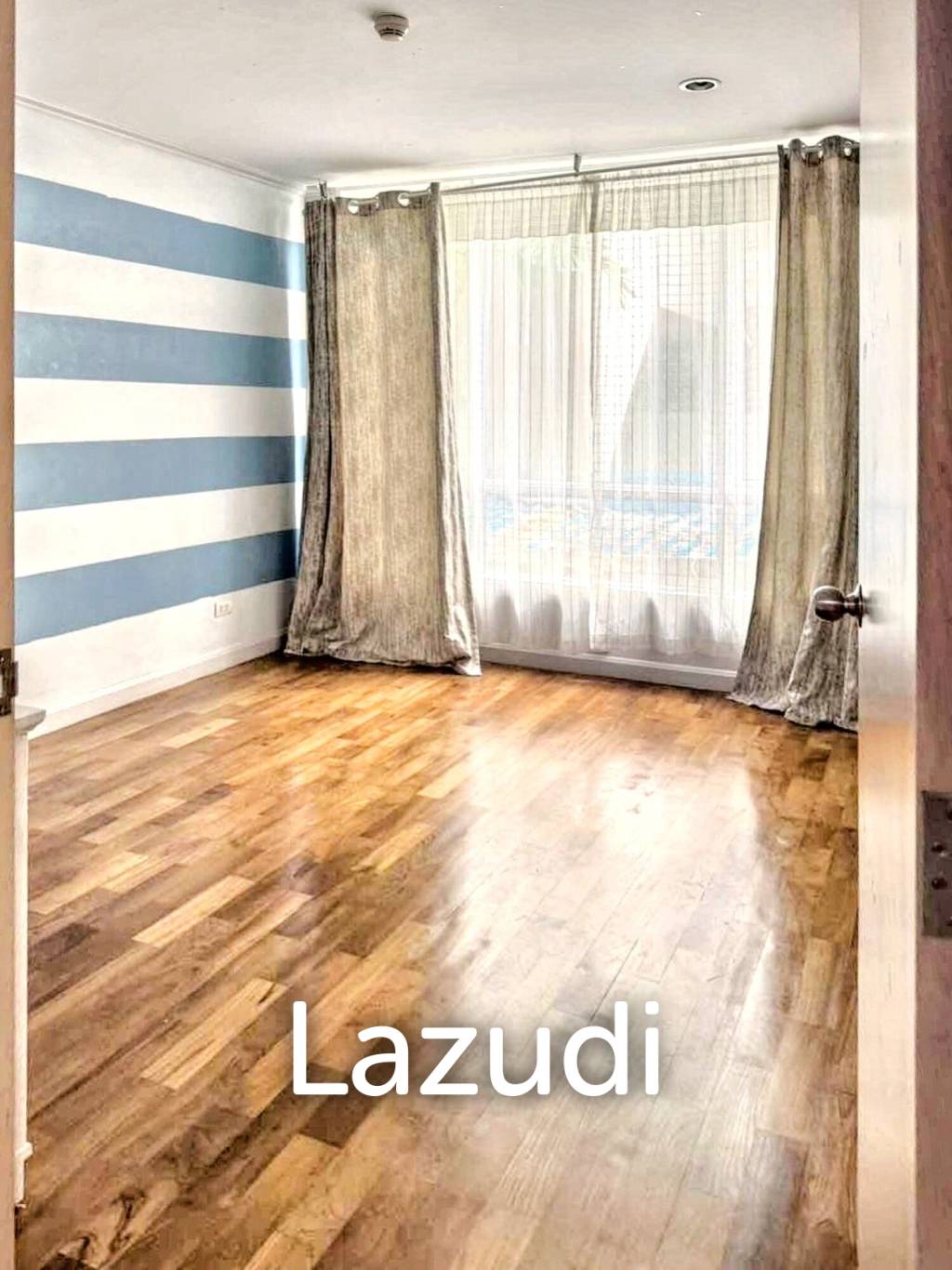 2 Bedrooms 2 Bathrooms 80 SQ.M Siri On 8