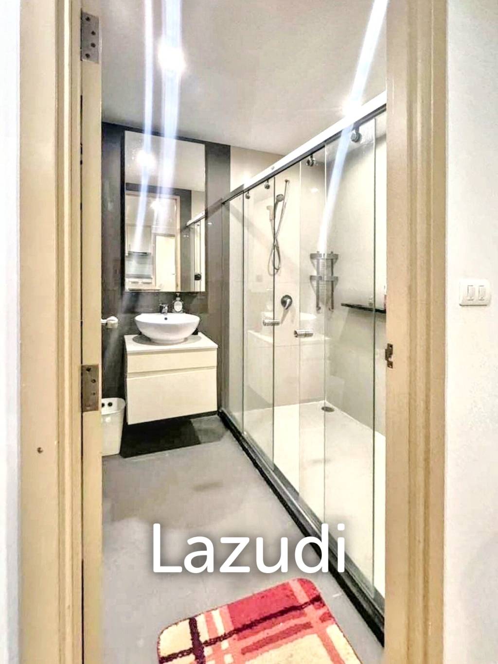 2 Bedrooms 2 Bathrooms 80 SQ.M Siri On 8