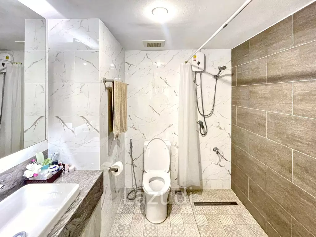 3 Bedrooms 2 Bathrooms 176 SQ.M Ruamjai Heights