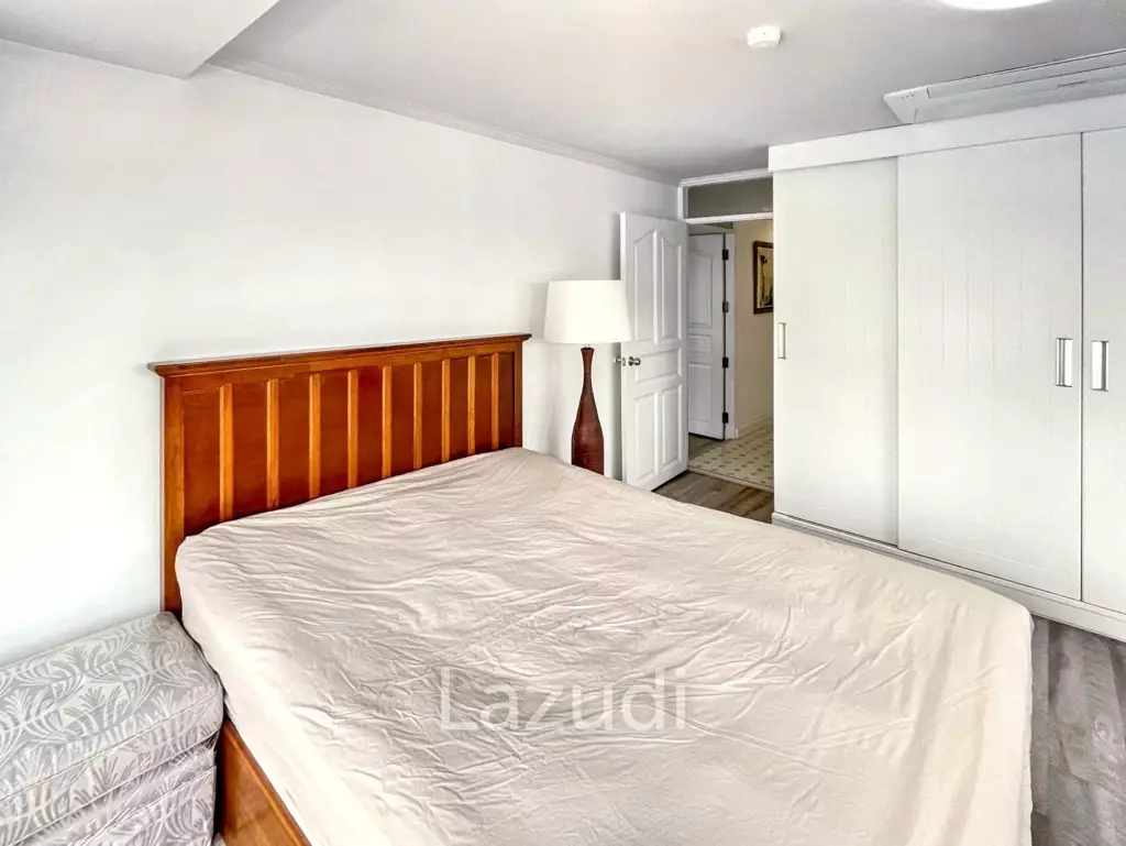 3 Bedrooms 2 Bathrooms 176 SQ.M Ruamjai Heights